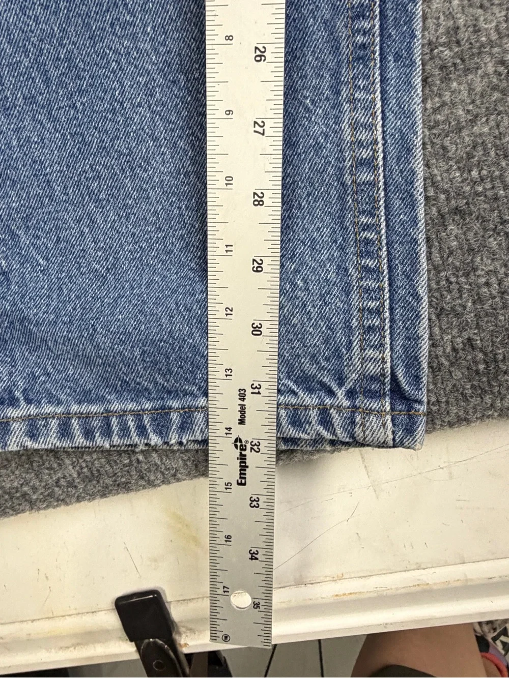 Vintage Carhartt Mens Distressed Blue Denim Jeans Tapered Leg Medium Wash 32x32